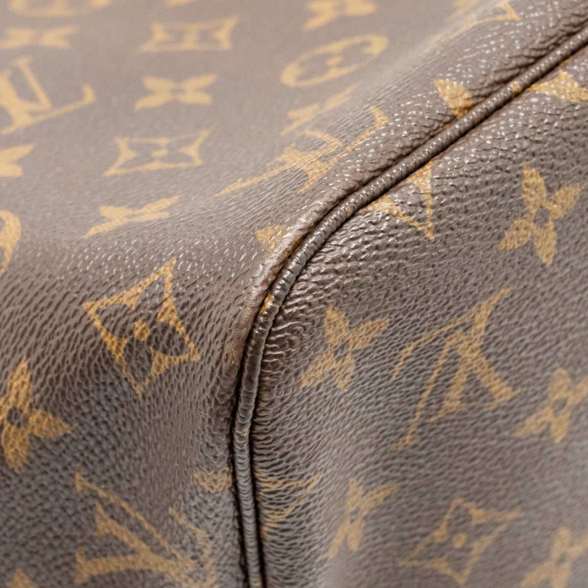 Louis Vuitton Neverfull MM Monogram Canvas GHW