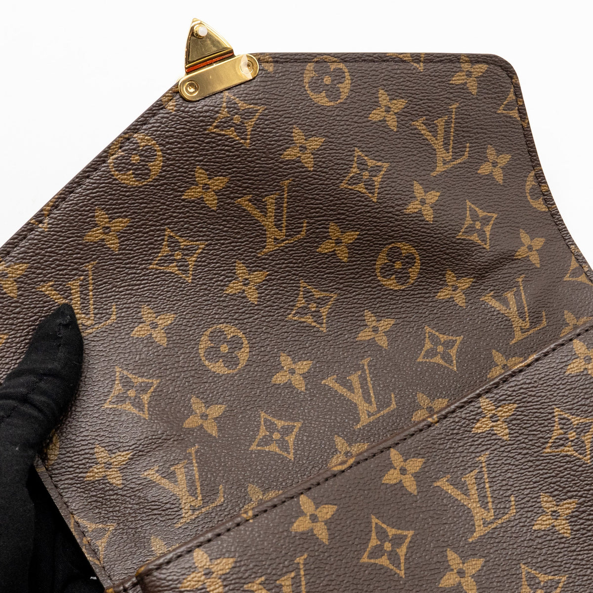 Louis Vuitton Pochette Métis Monogram Canvas GHW
