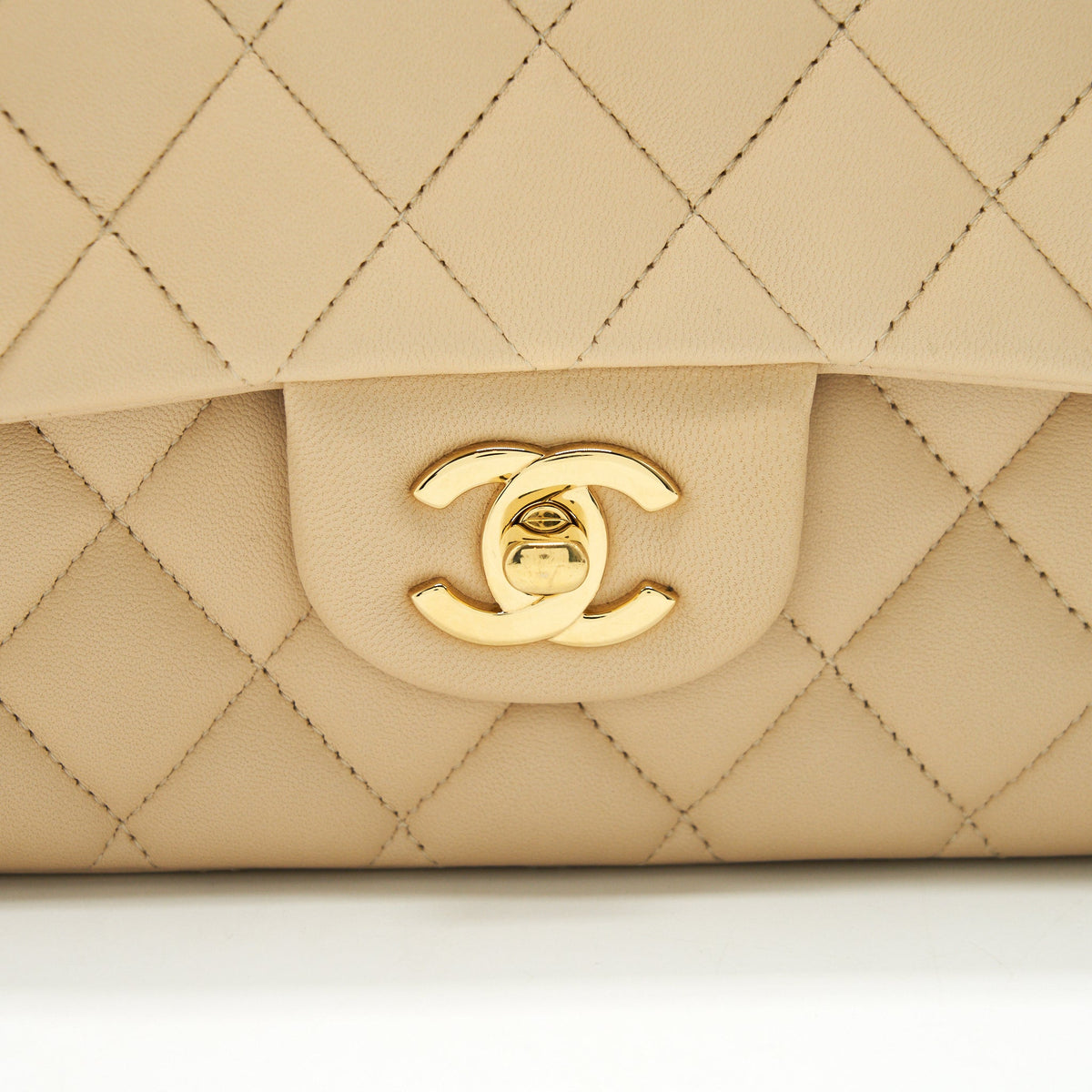 CHANEL MEDIUM CLASSIC DOUBLE FLAP LAMBSKIN BEIGE WITH GHW