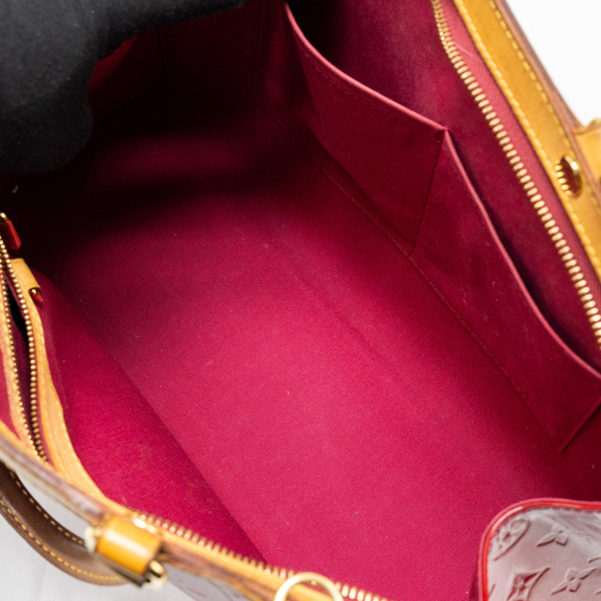 LOUIS VUITTON Vernis Brea MM Bag monogram Patent Rose Indian GHW