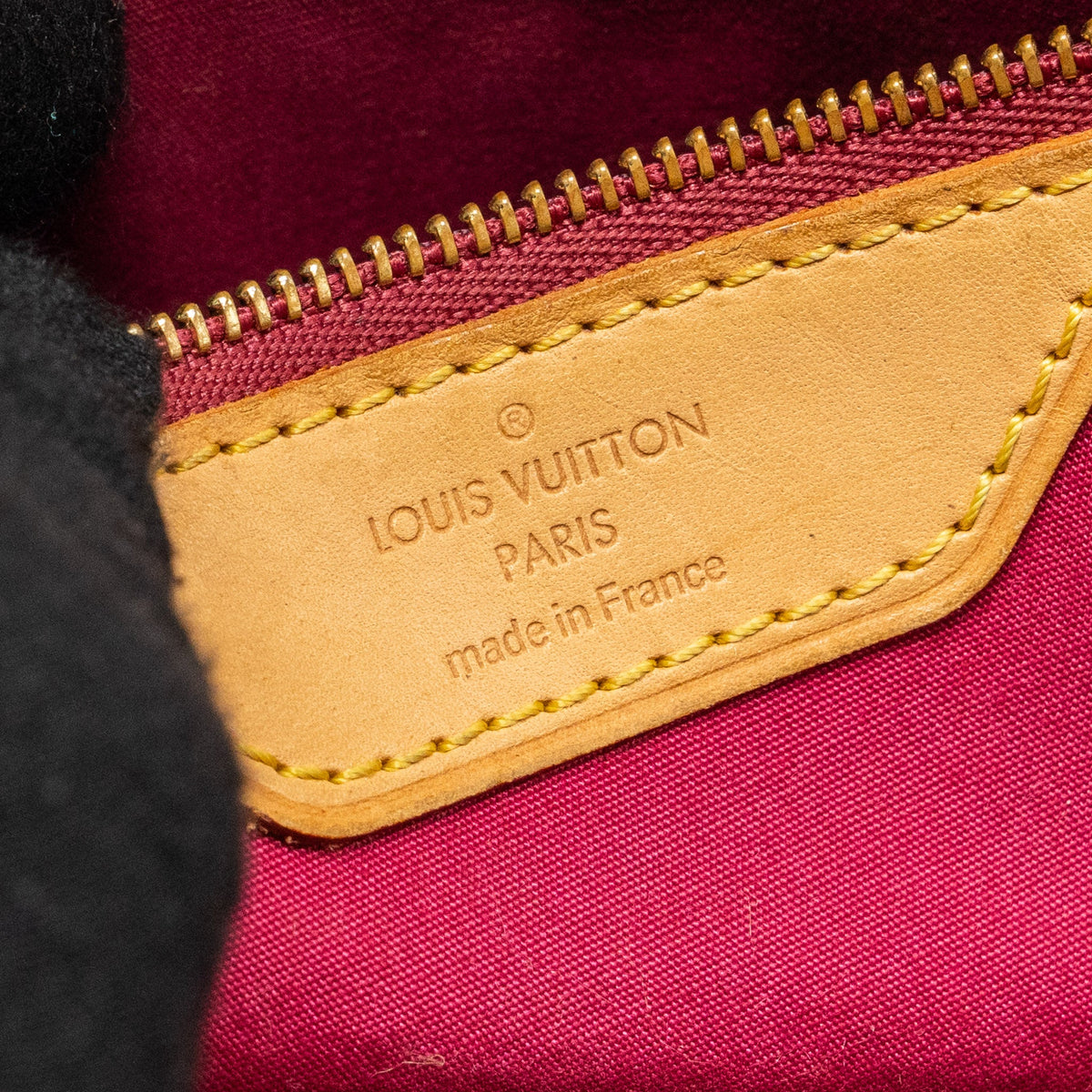LOUIS VUITTON Vernis Brea MM Bag monogram Patent Rose Indian GHW