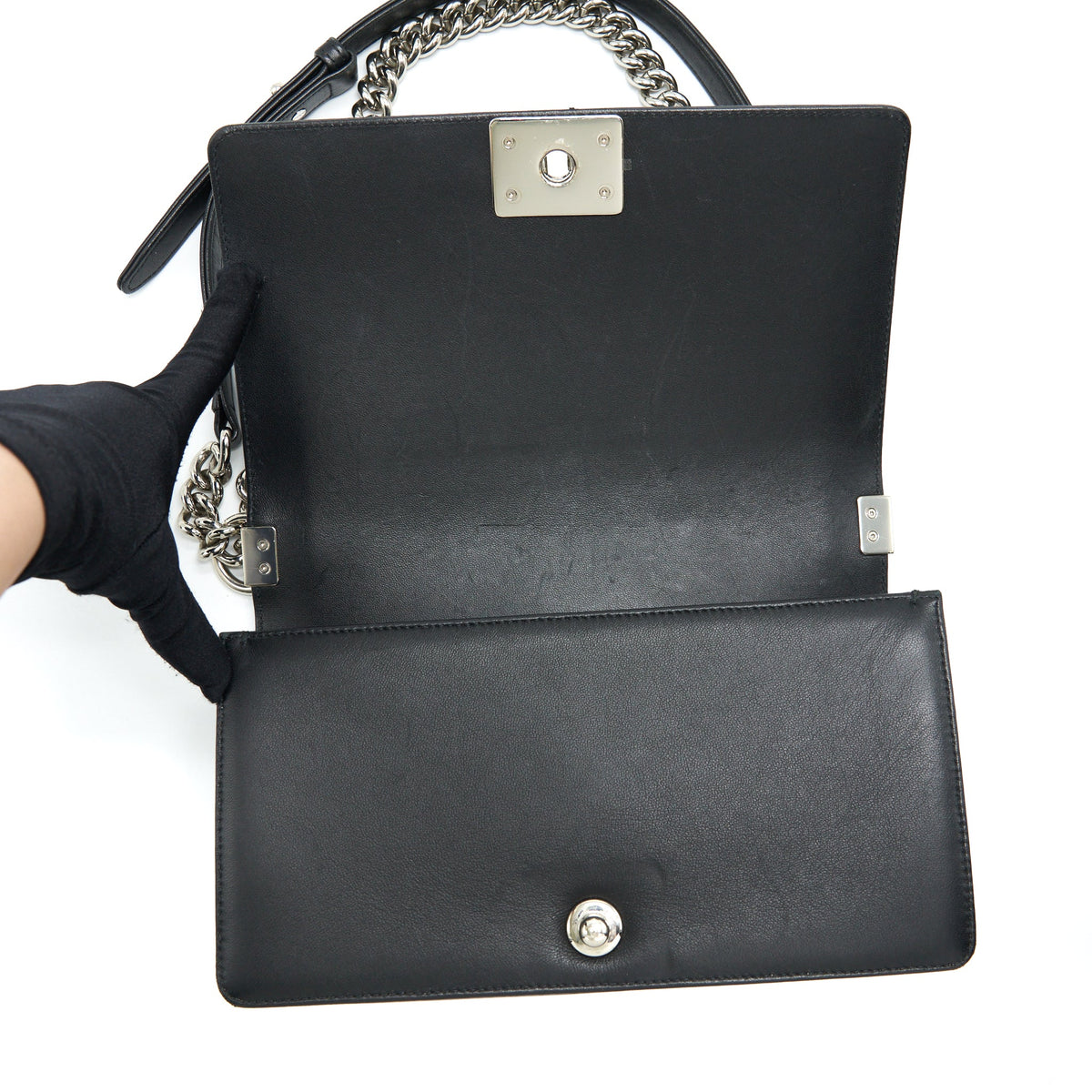 Chanel Medium Boy Chevron Lambskin Black/Silver SHW