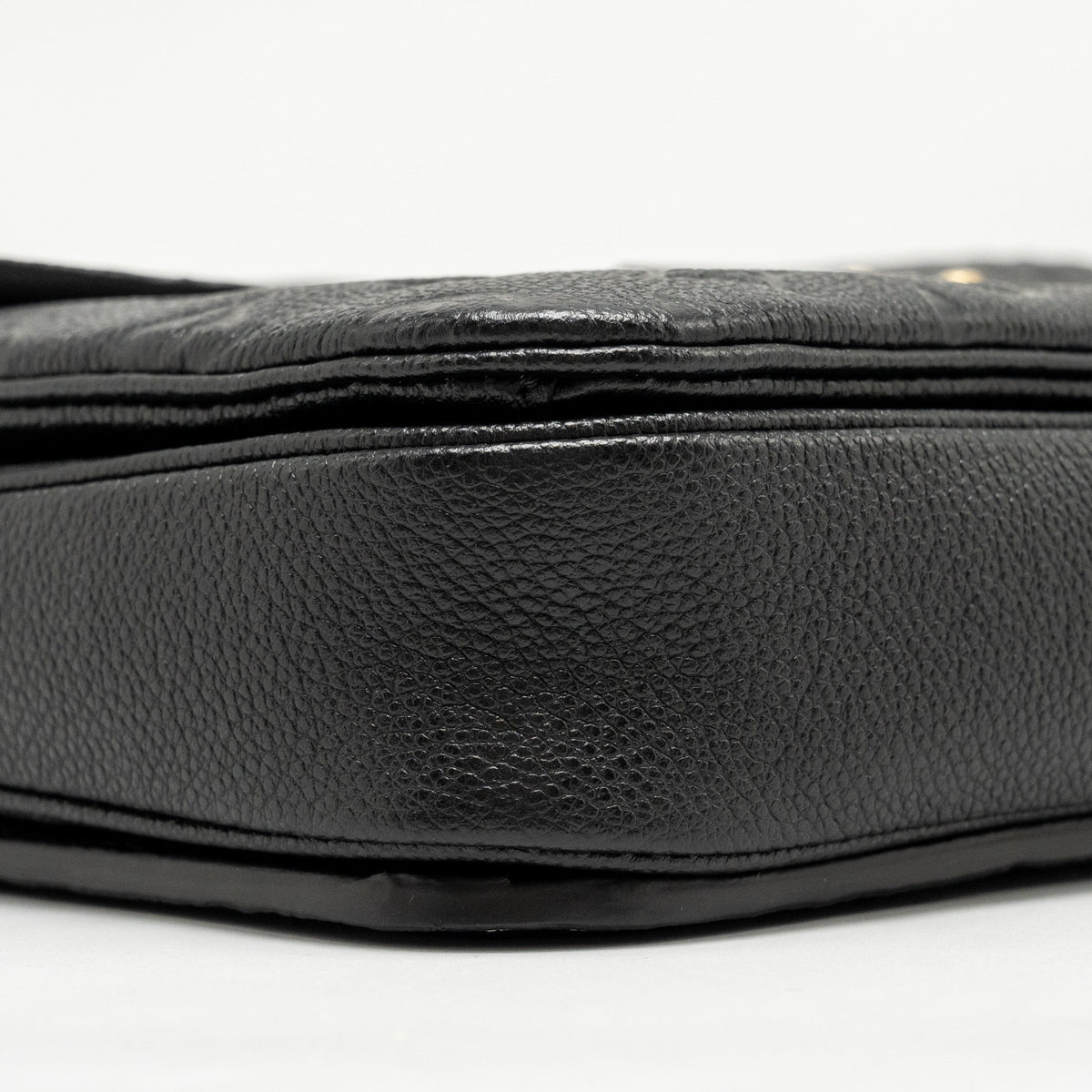 Louis Vuitton Pochette Metis Monogram Empreinte Black GHW