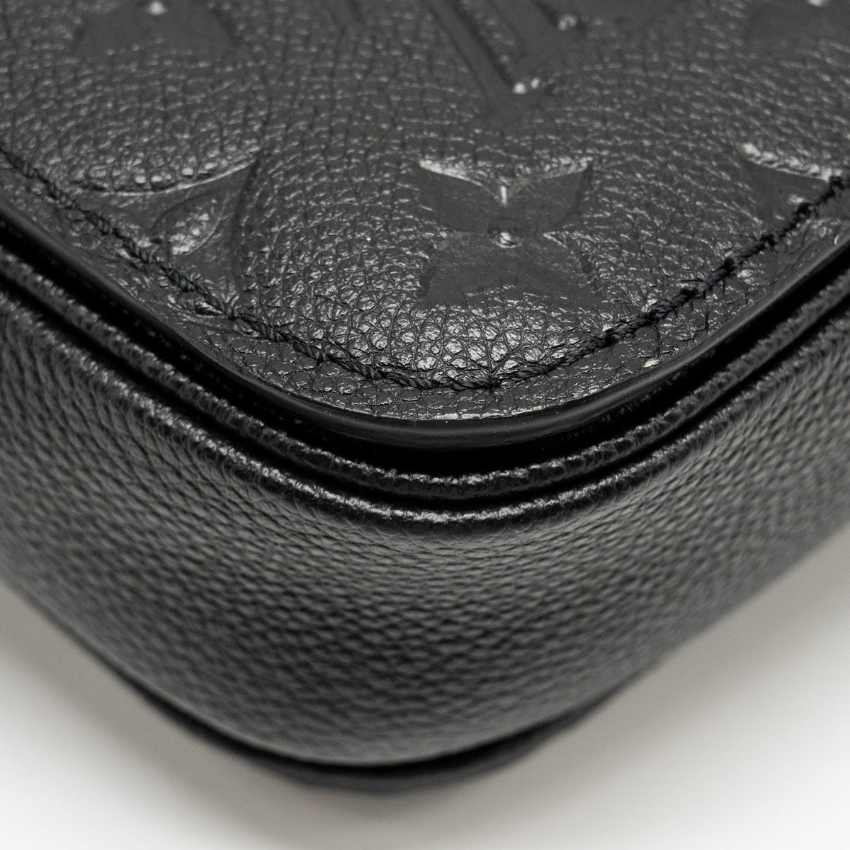 Louis Vuitton Pochette Metis Monogram Empreinte Black GHW