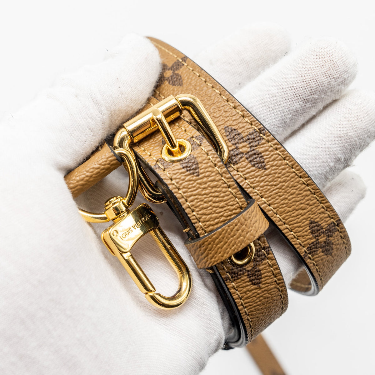 Louis Vuitton Pochette Metis monogram reverse canvas GHW