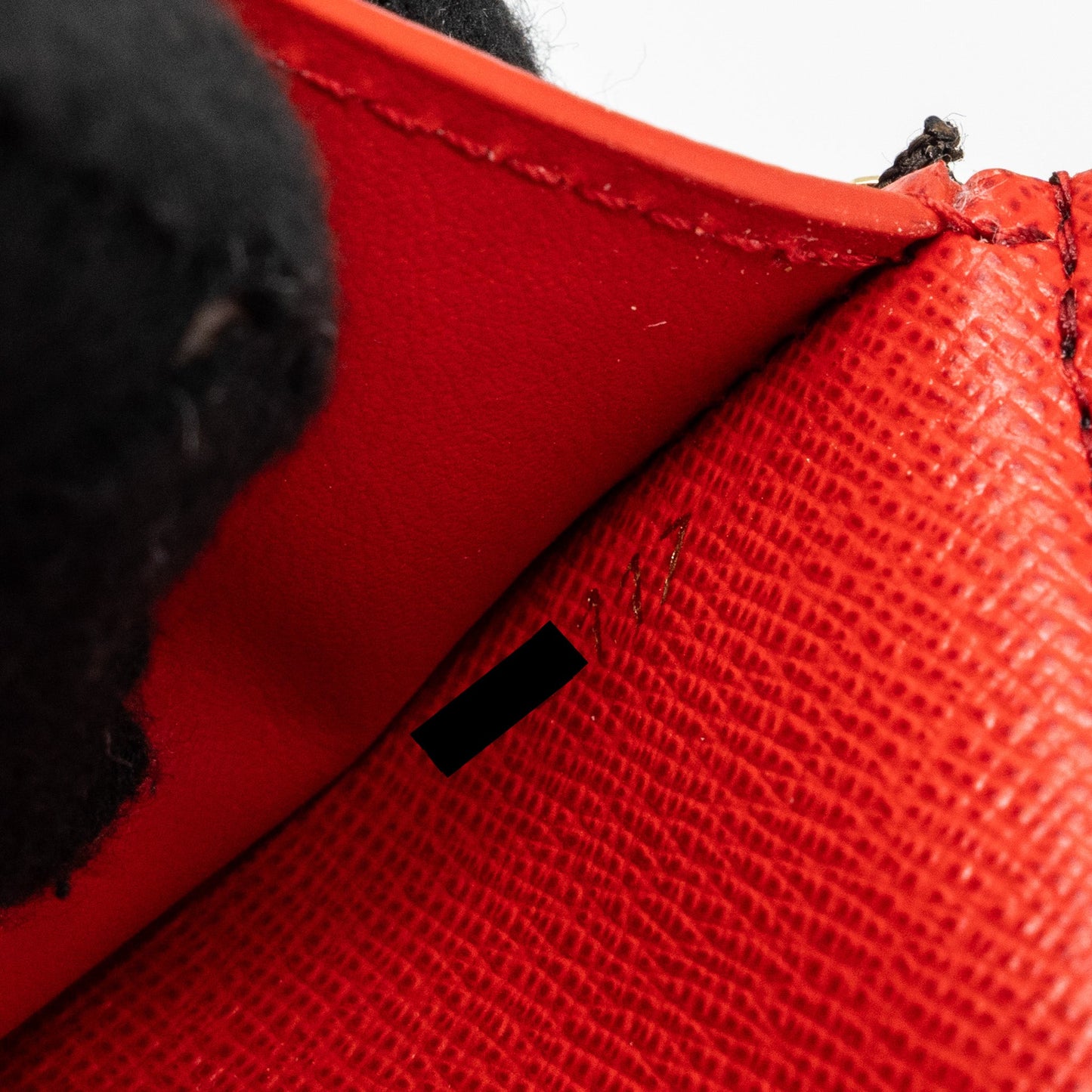 Louis Vuitton Porte foyle Victorine lovely bird compact wallet monogram canvas / red GHW