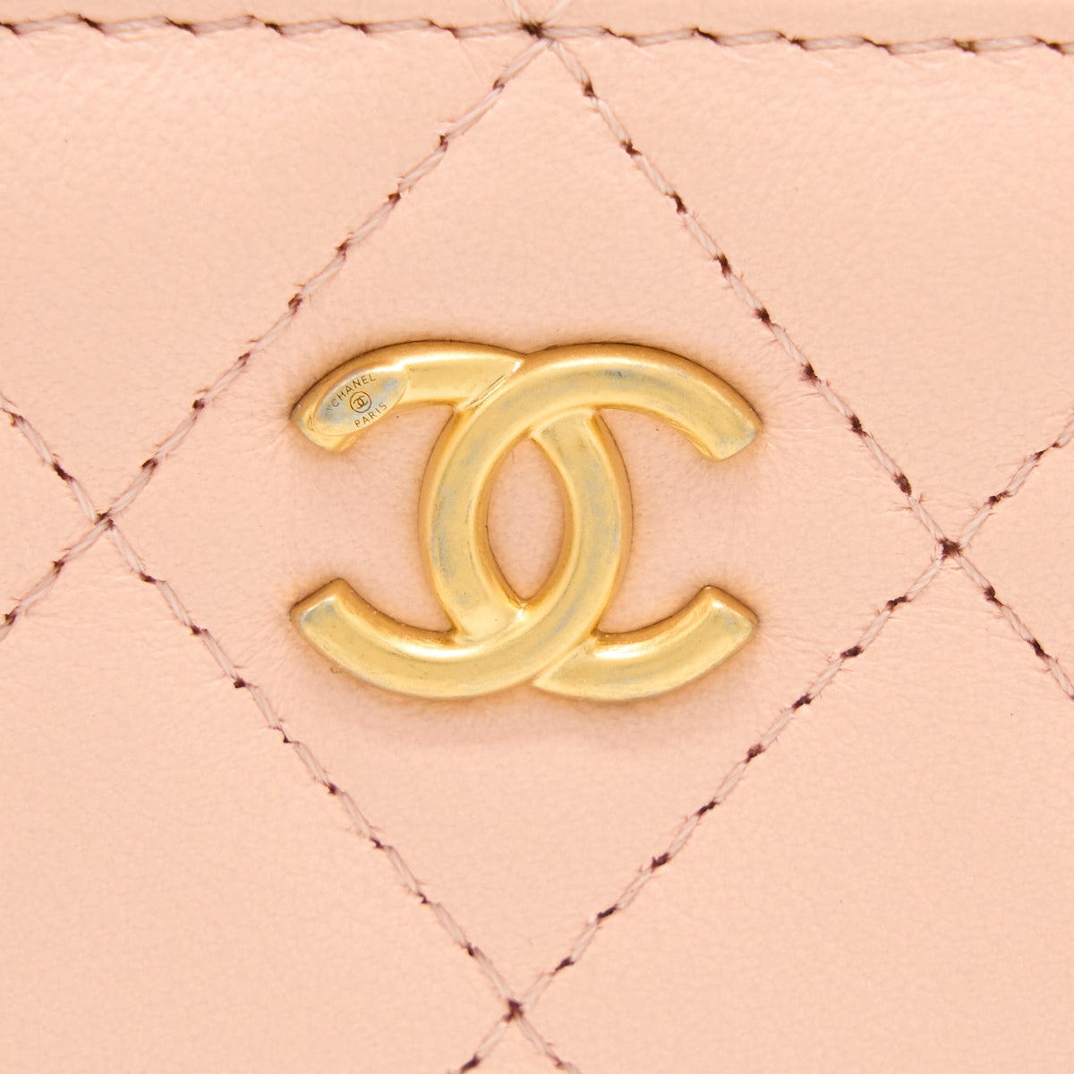 Chanel Pearl Crush Zippy  Holder Lambskin Light Pink Brushed GHW