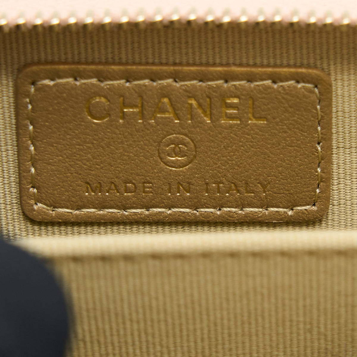 Chanel Pearl Crush Zippy  Holder Lambskin Light Pink Brushed GHW