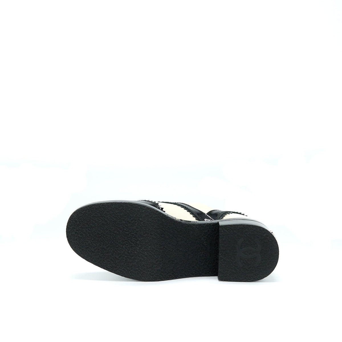 Chanel Size 38.5 Patent/Lambskin Black/White Loafer
