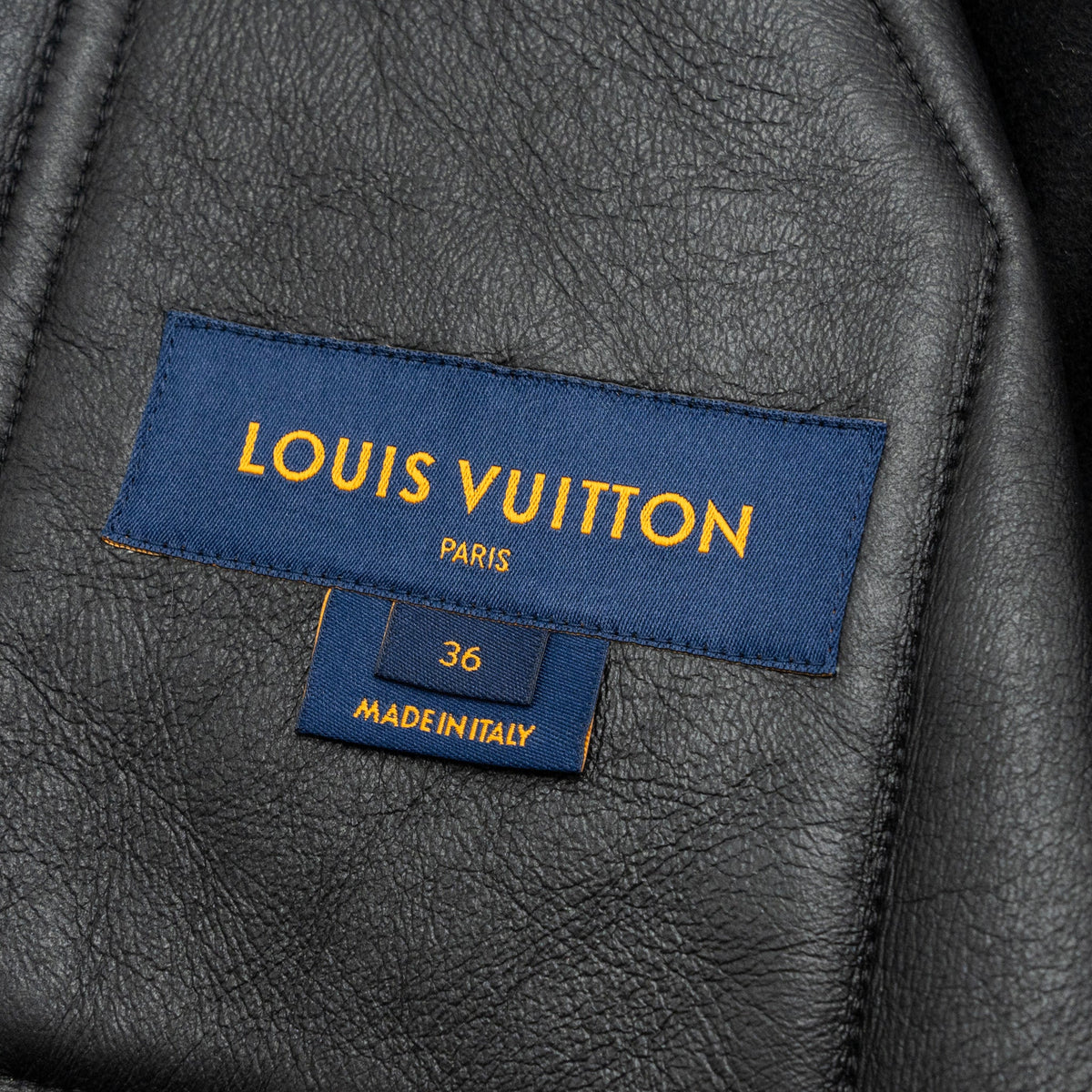 Louis Vuitton Size 36 Wrap Coat Shearling/Wool Black
