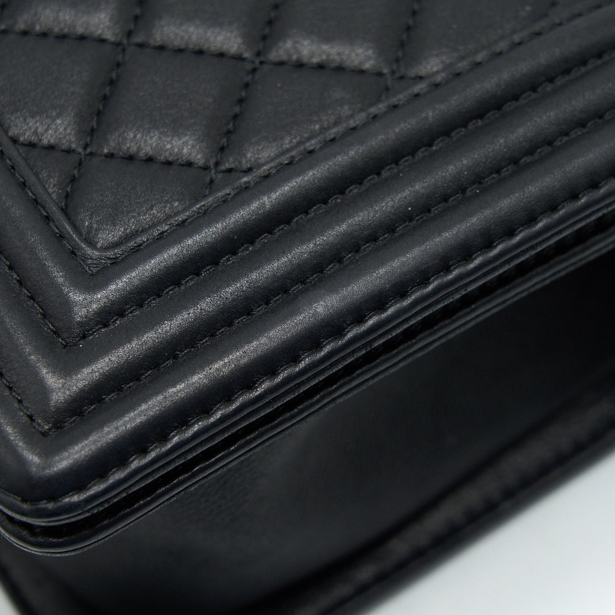 Chanel medium boy Chanel Handbag Black ruthenium hardware