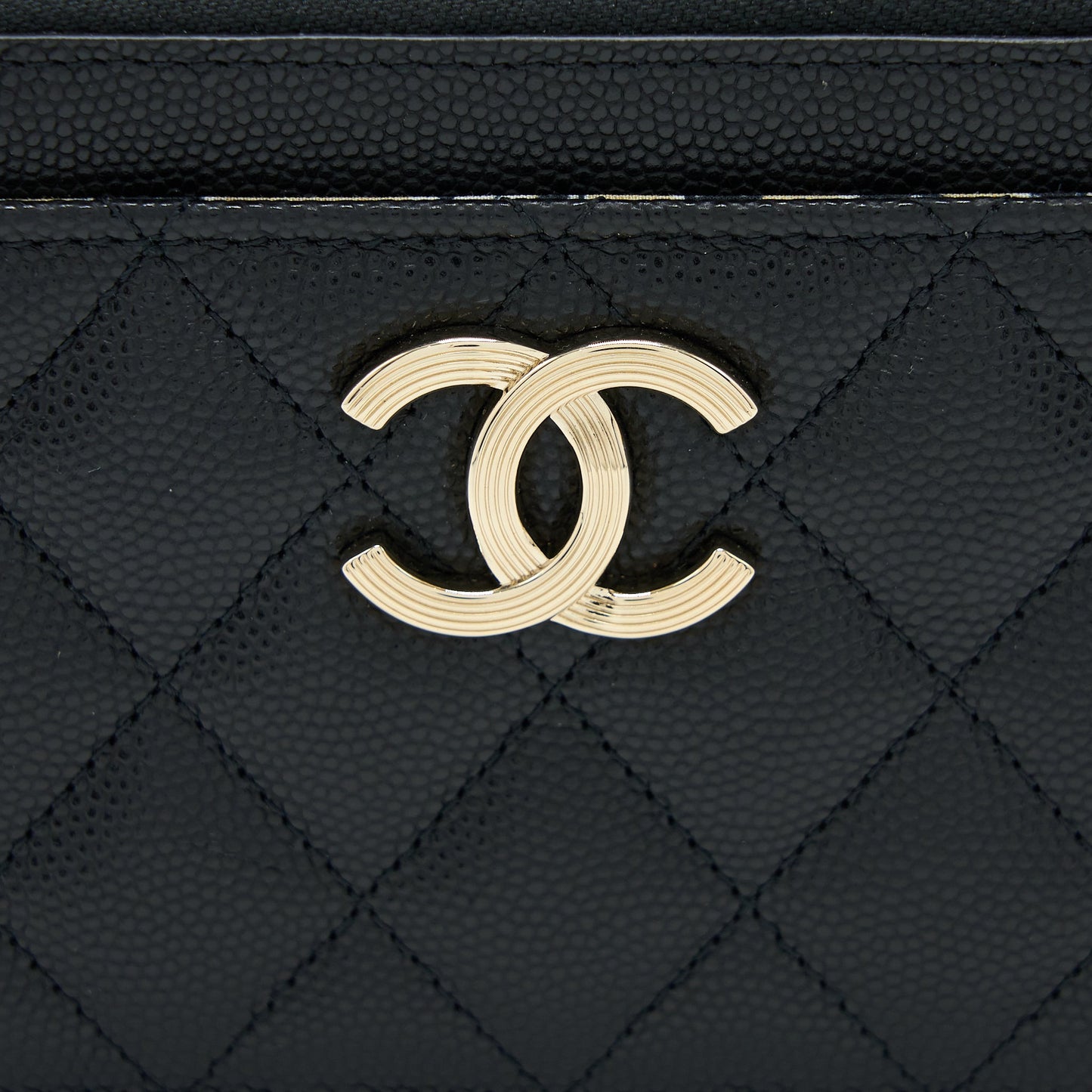 Chanel 23C Zipper  Holder Caviar Black LGHW (Microchip)