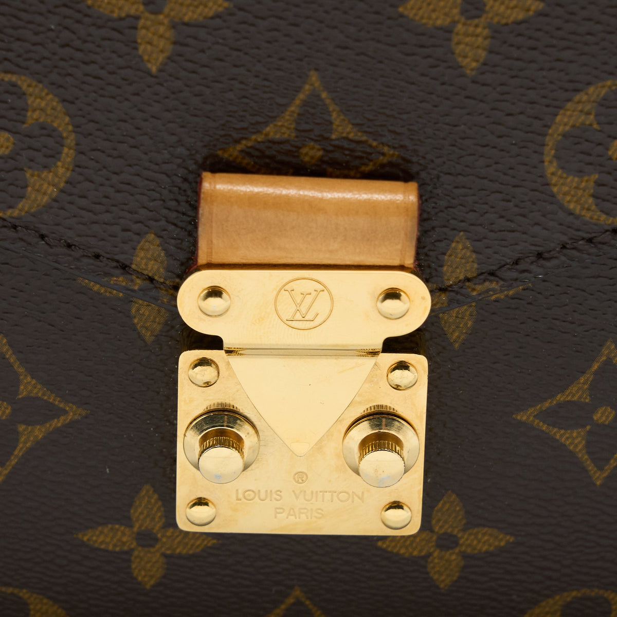 Louis Vuitton Pochette Metis Monogram Canvas GHW