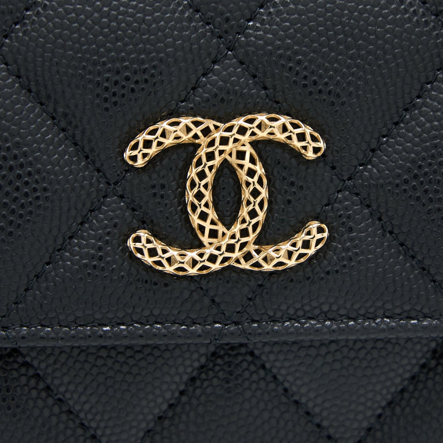 Chanel 23P Detailed CC logo Flap  Holder Caviar Black LGHW (Microchip)