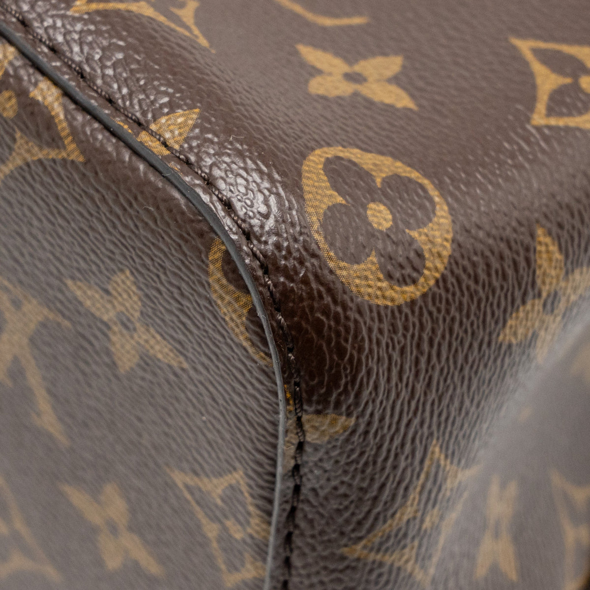 LOUIS VUITTON Neo Noe Monogram Canvas Black GHW