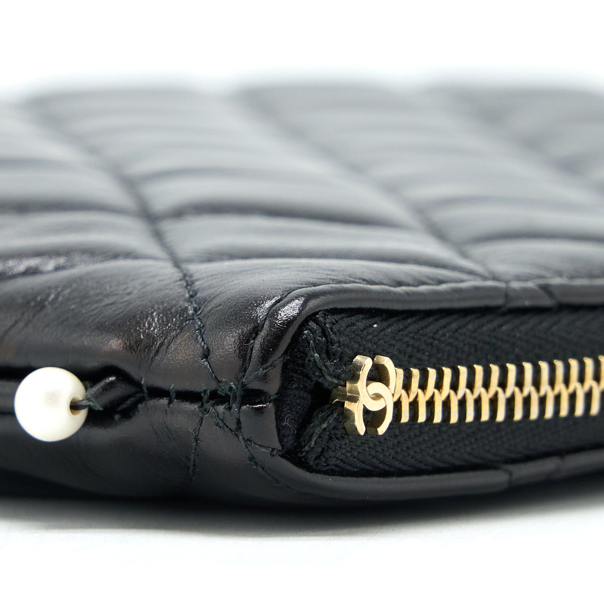 Chanel O-Case Pouch Pearl/Aged Calfskin Black LGHW