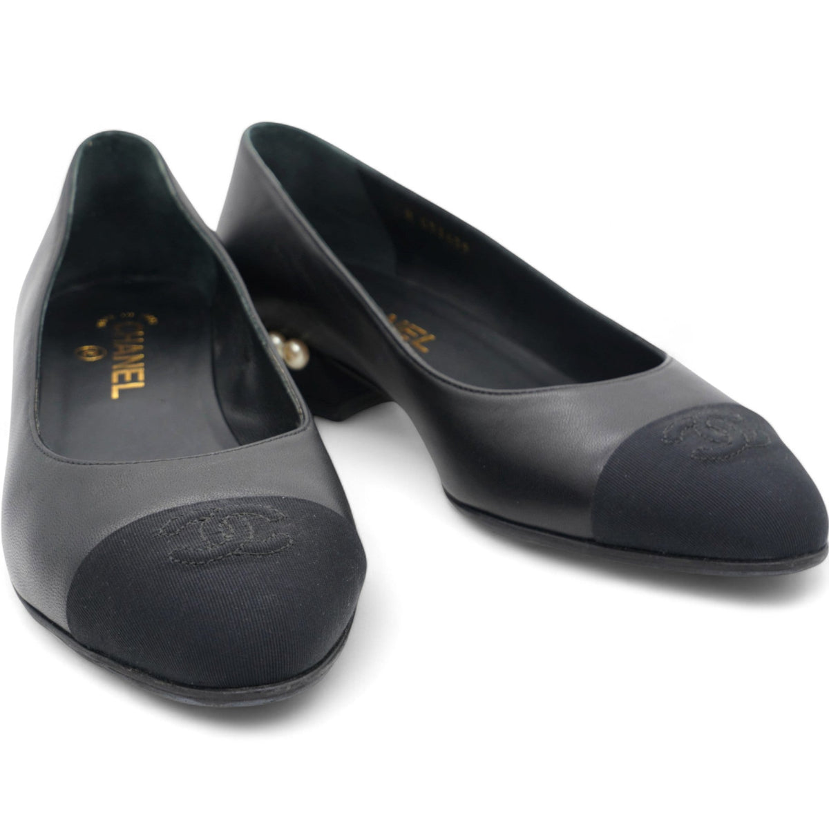 Chanel Pearl-Embellished Flats in Black Leather Size 38