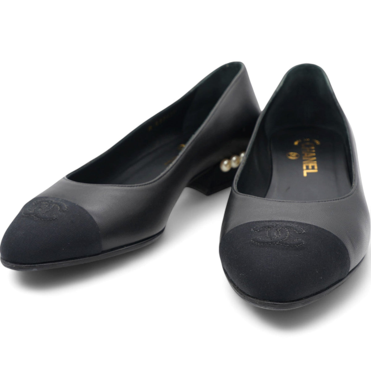 Chanel Pearl-Embellished Flats in Black Leather Size 38