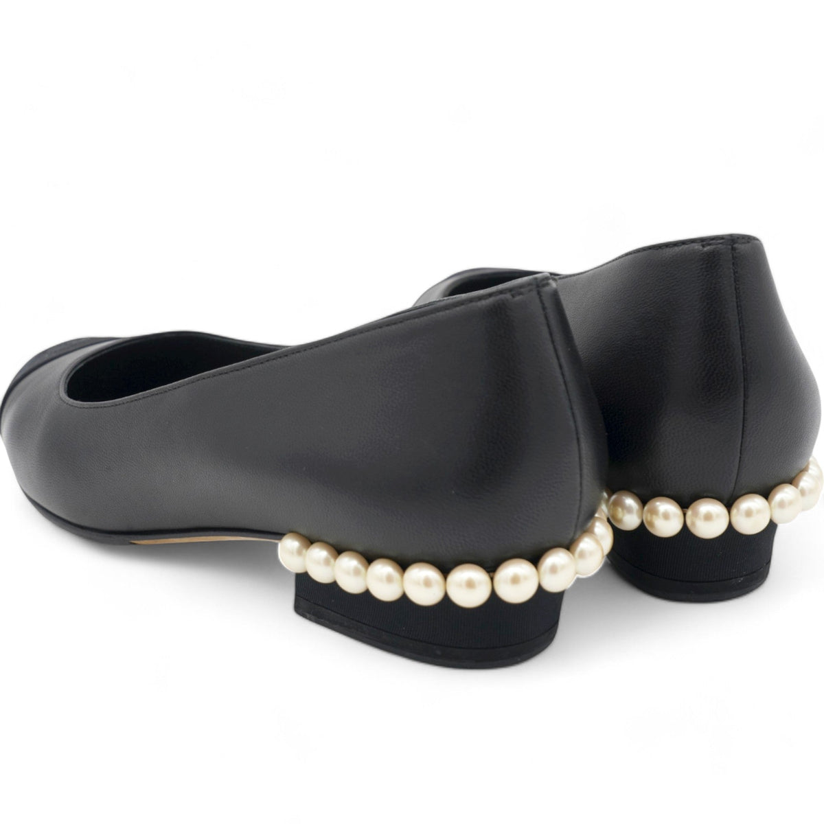Chanel Pearl-Embellished Flats in Black Leather Size 38