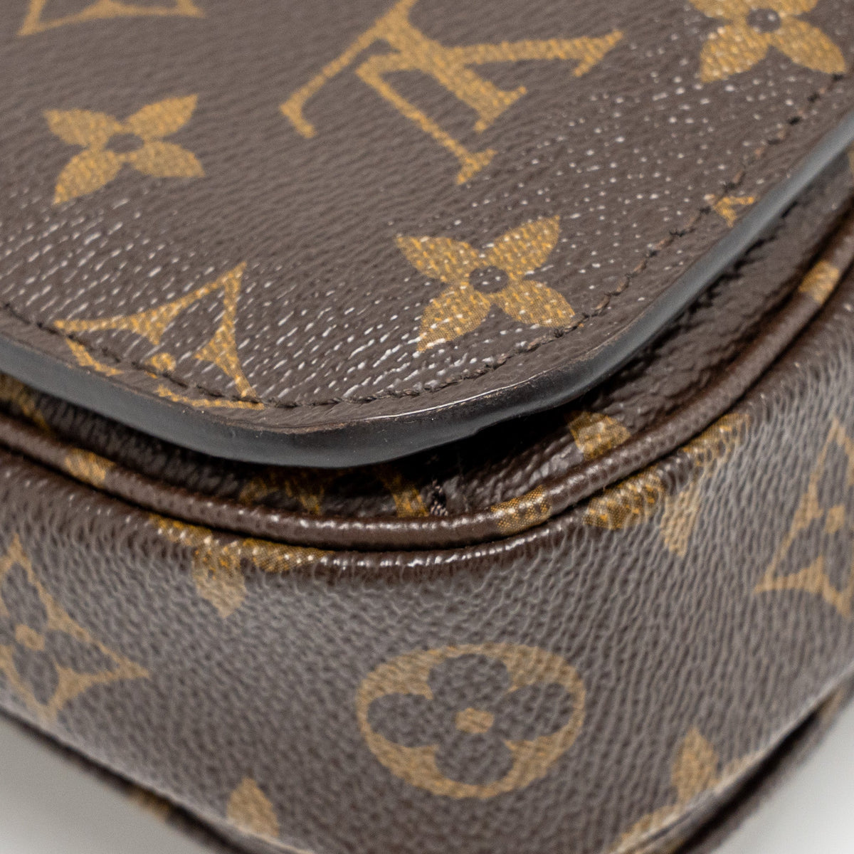 Louis Vuitton Pochette Métis Monogram Canvas GHW