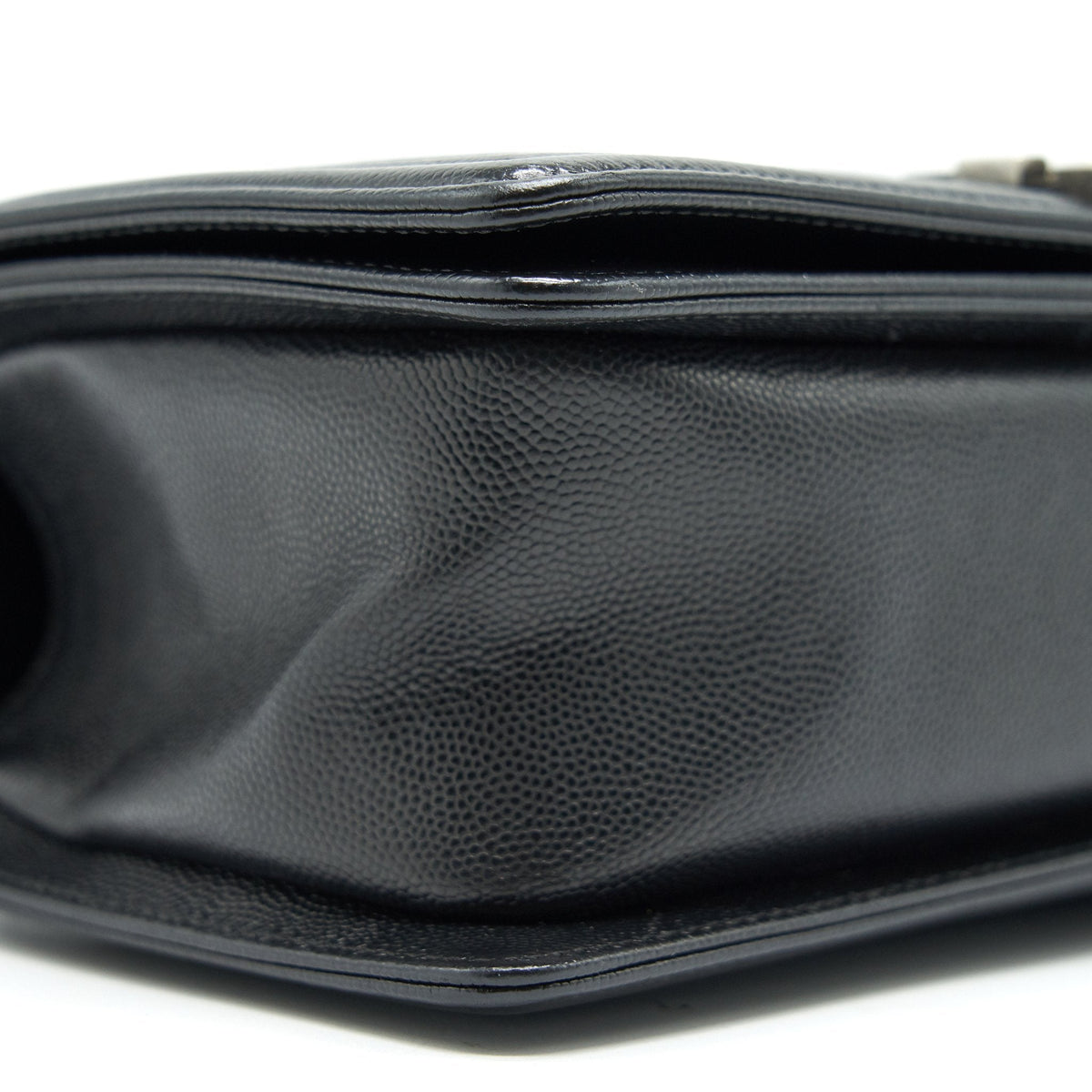 Chanel Medium boy Chanel Bag Caviar Black ruthenium hardware
