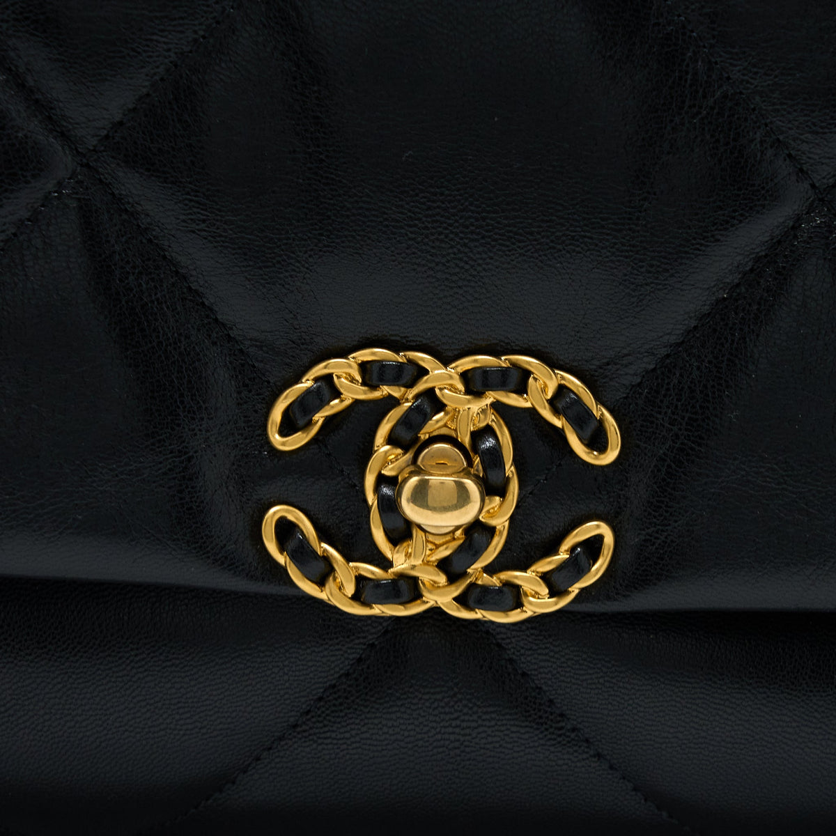 Chanel Maxi 19 Bag Goatskin Black Multicolour Hardware