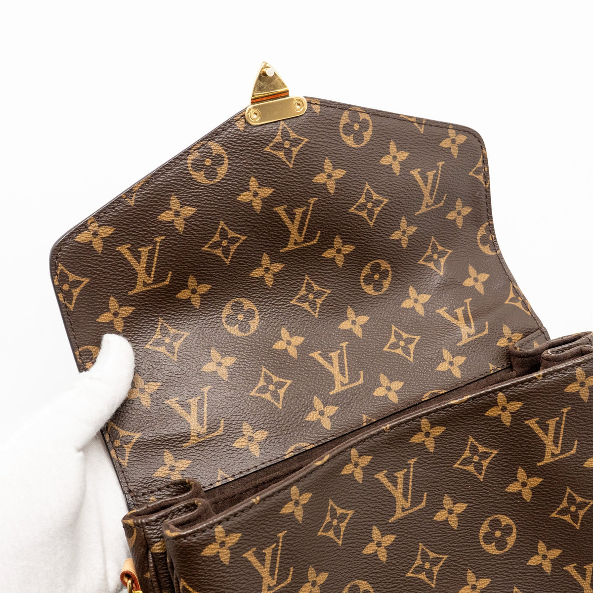 Louis Vuitton Pochette Metis Monogram Canvas GHW