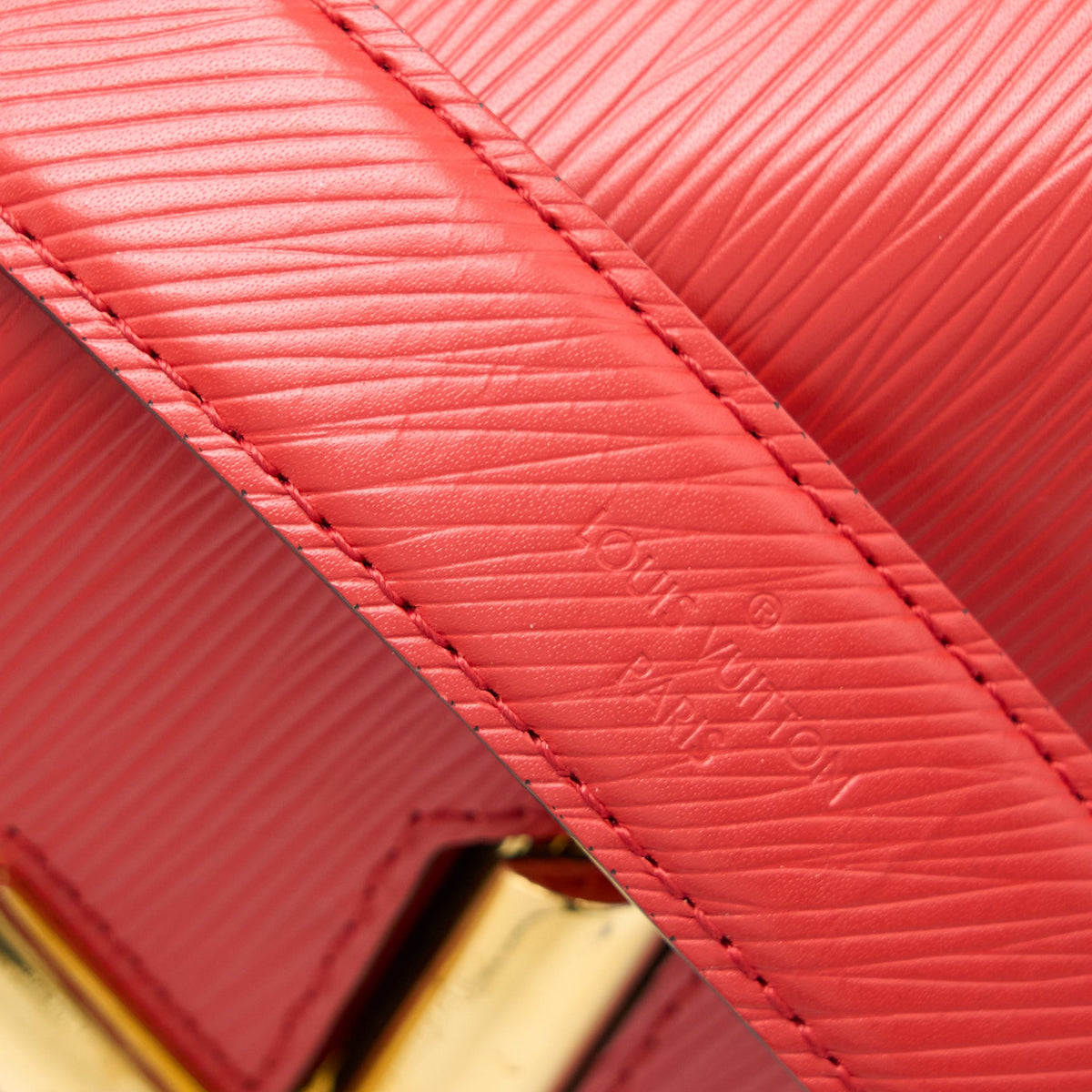 Louis Vuitton Twist MM Epi Red GHW