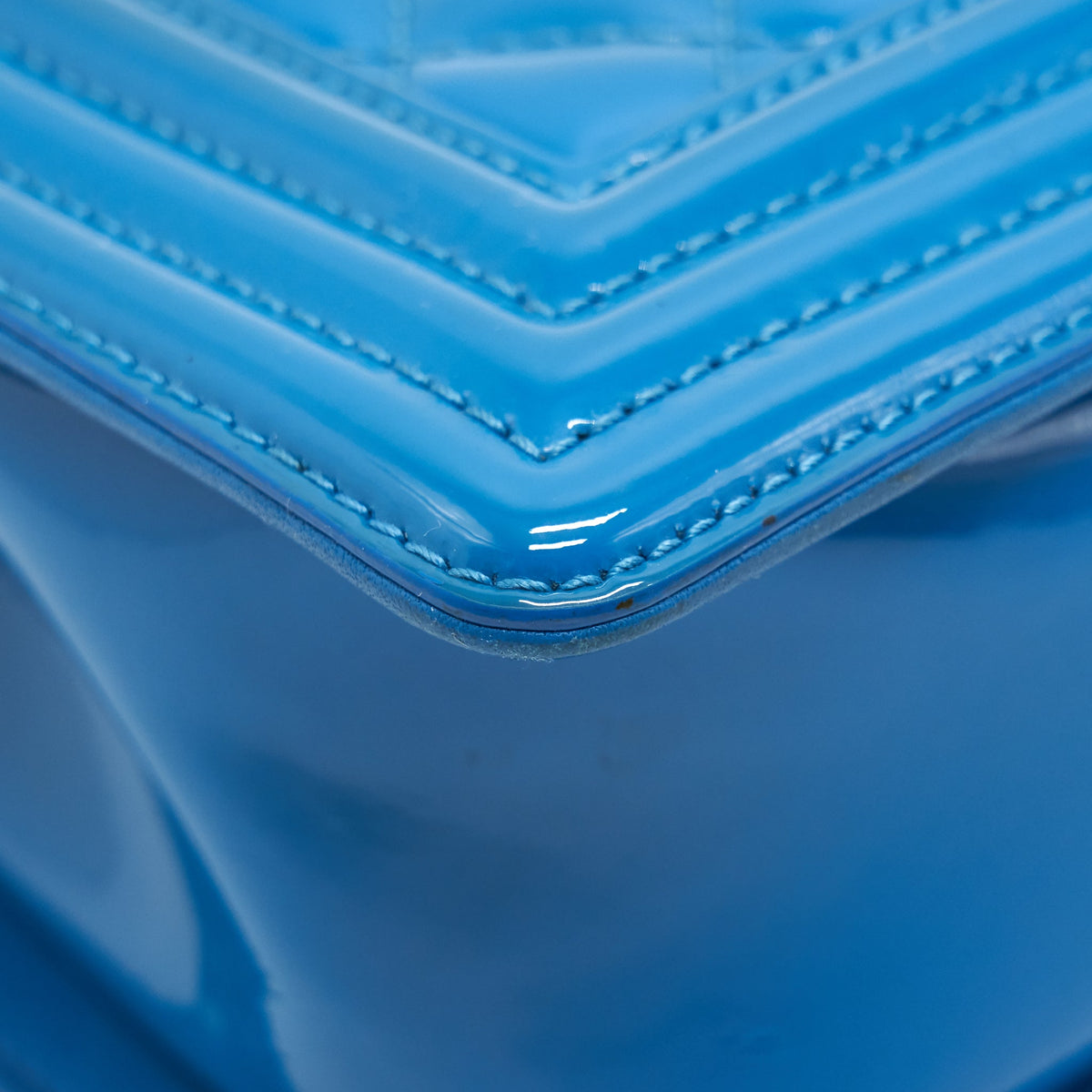 CHANEL SMALL LE BOY BAG IN PATENT LEATHER BLUE SHW