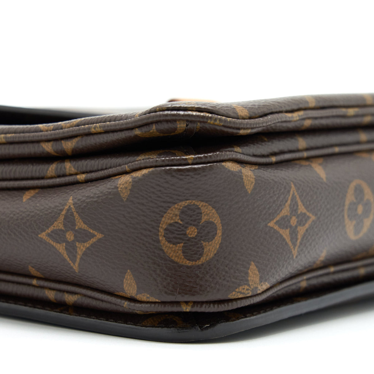 Louis Vuitton Pochette Métis Monogram Canvas GHW