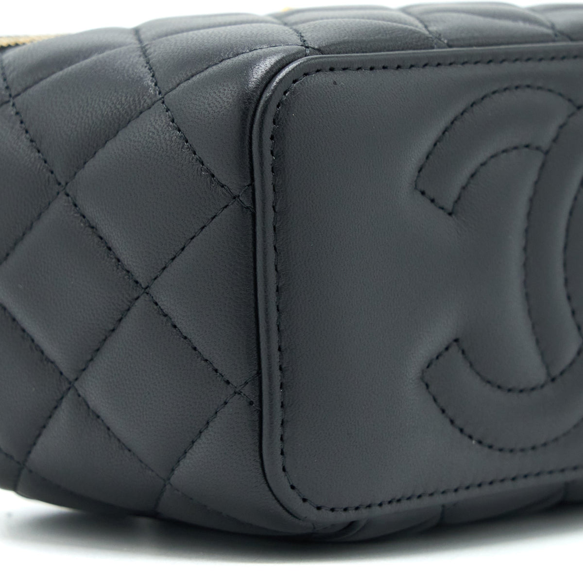 Chanel Pearl Crush Long Vanity with Chain Lambskin Black GHW (Microchip)