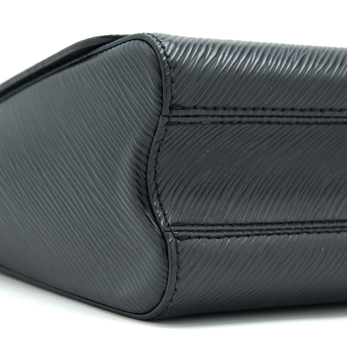 Louis Vuitton Twist MM Epi Black GHW
