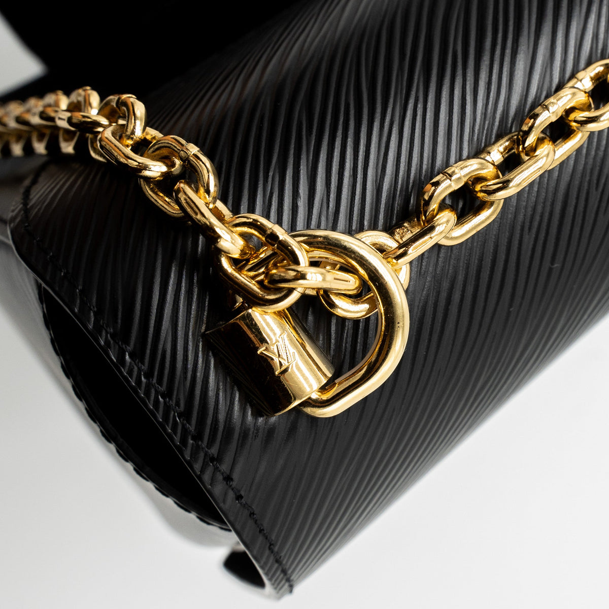 Louis Vuitton Twist MM Epi Black GHW