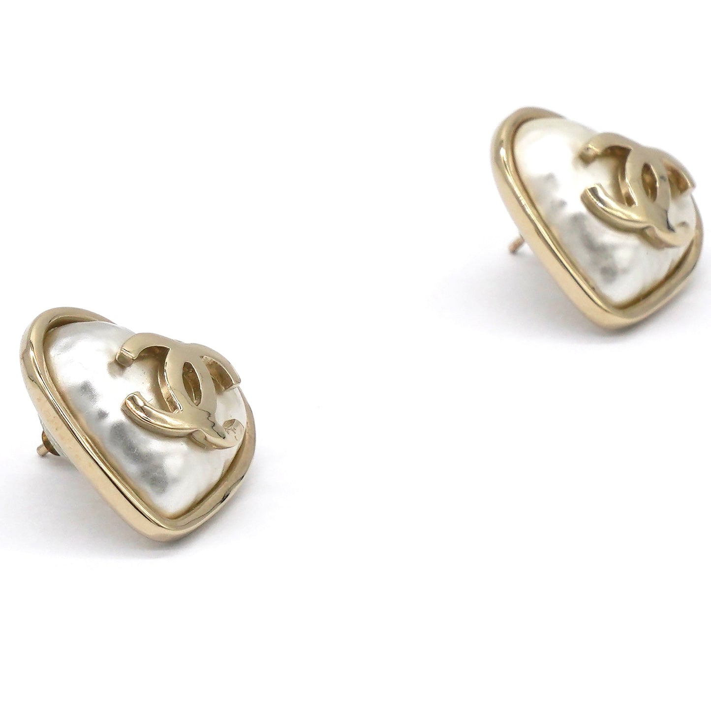 Chanel Chanel Pearl CC Heart Earrings Gold