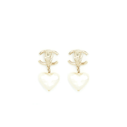 Chanel CC And Heart Earclips LGHW