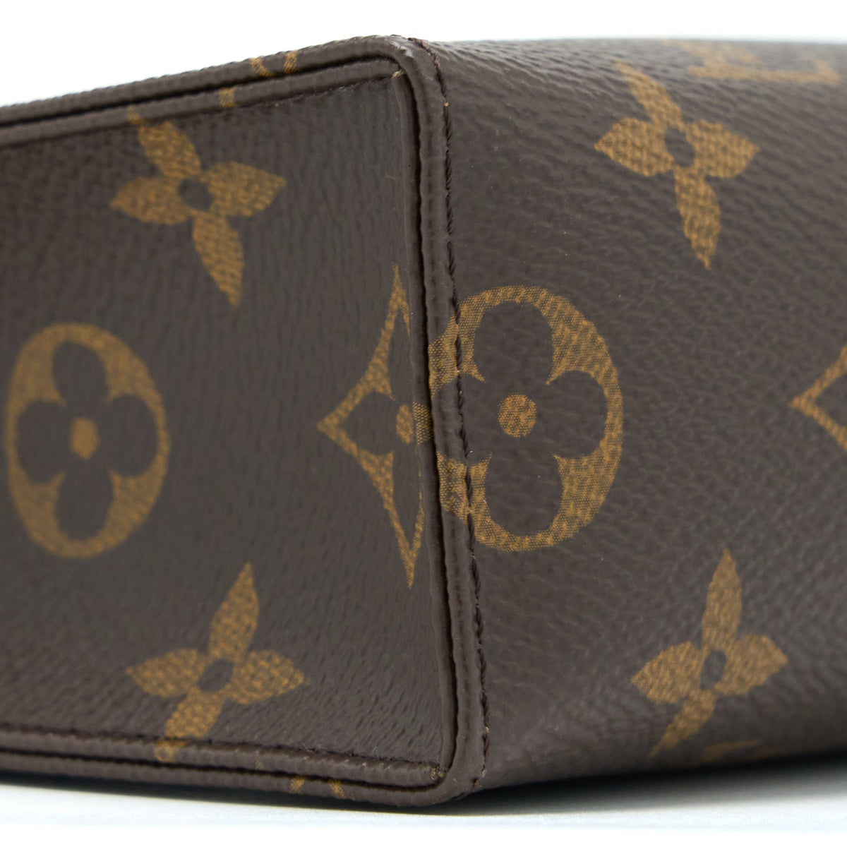 Louis Vuitton Toiletry Pochette 26 Monogram Canvas GHW