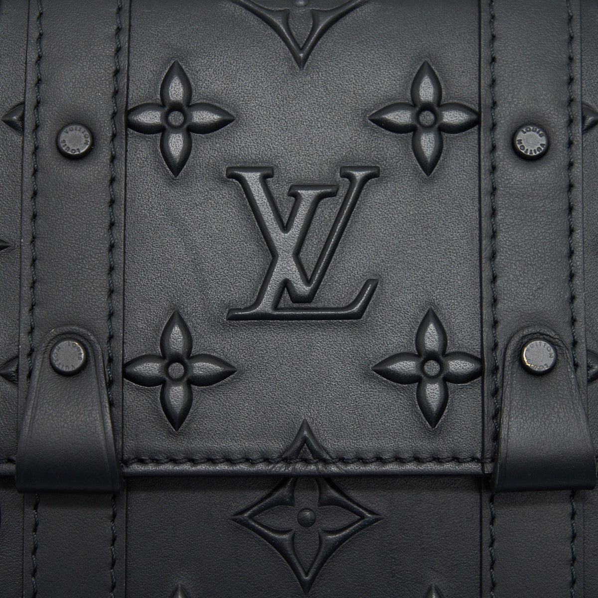 Louis Vuitton Trunk Slingbag Black