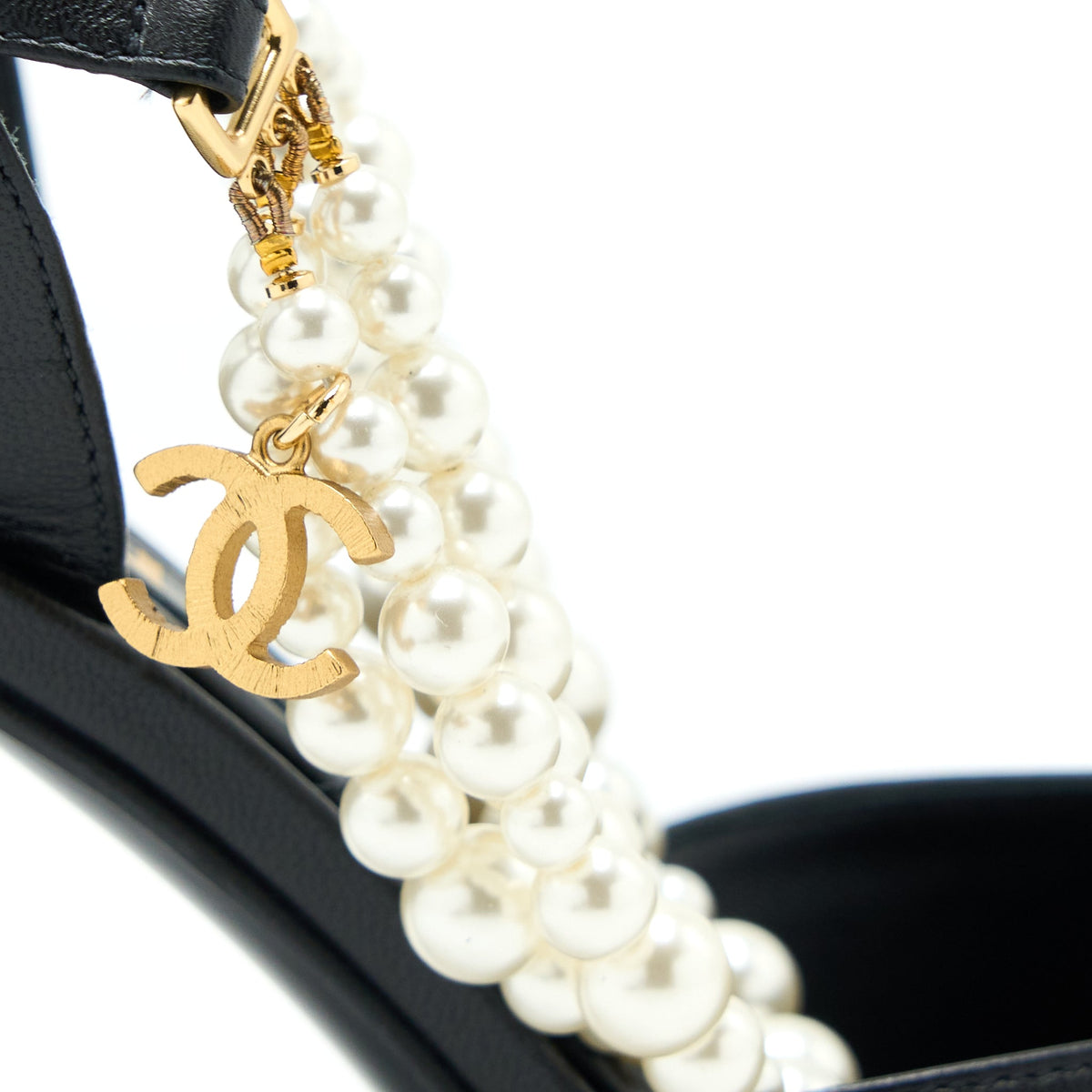 Chanel Size 39 Heel with Pearl Leather/Fabric Black GHW