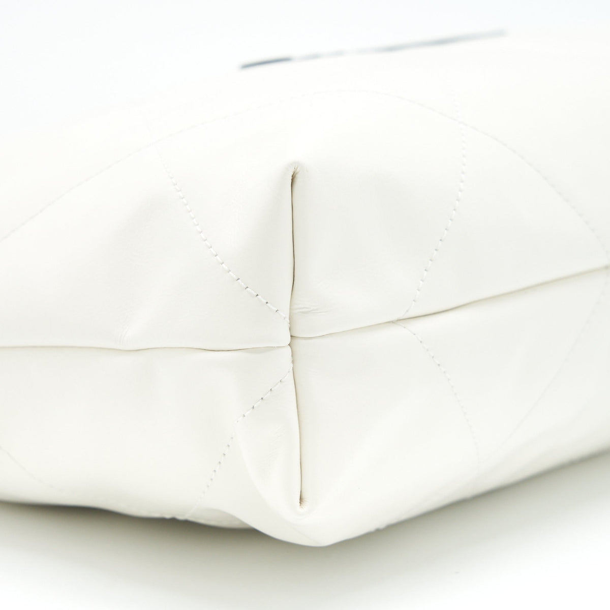 Chanel Medium 22 Bag Shiny Calfskin White GHW (Microchip)
