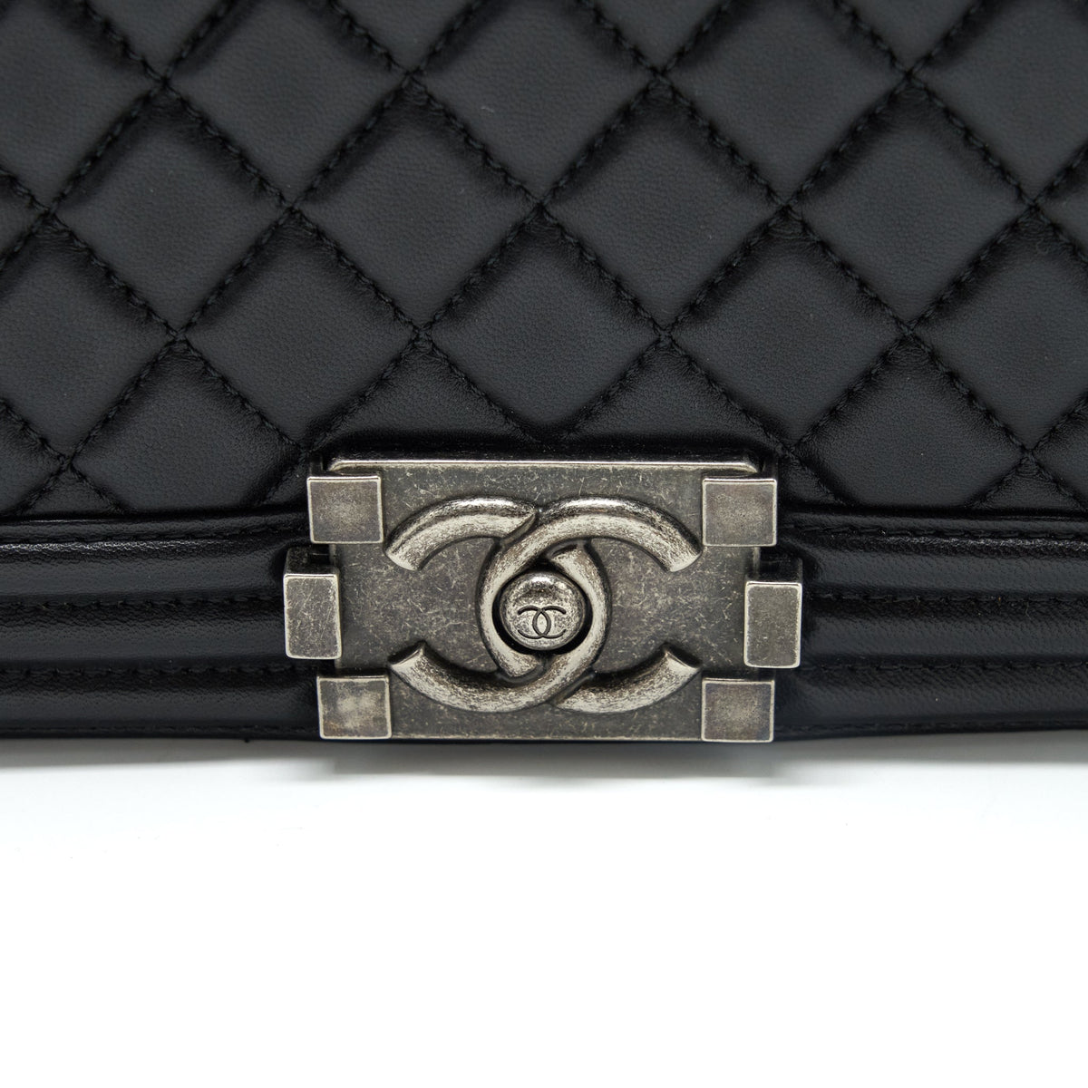 Chanel Medium Boy Bag Lambskin Black Ruthenium Sliver Hardware