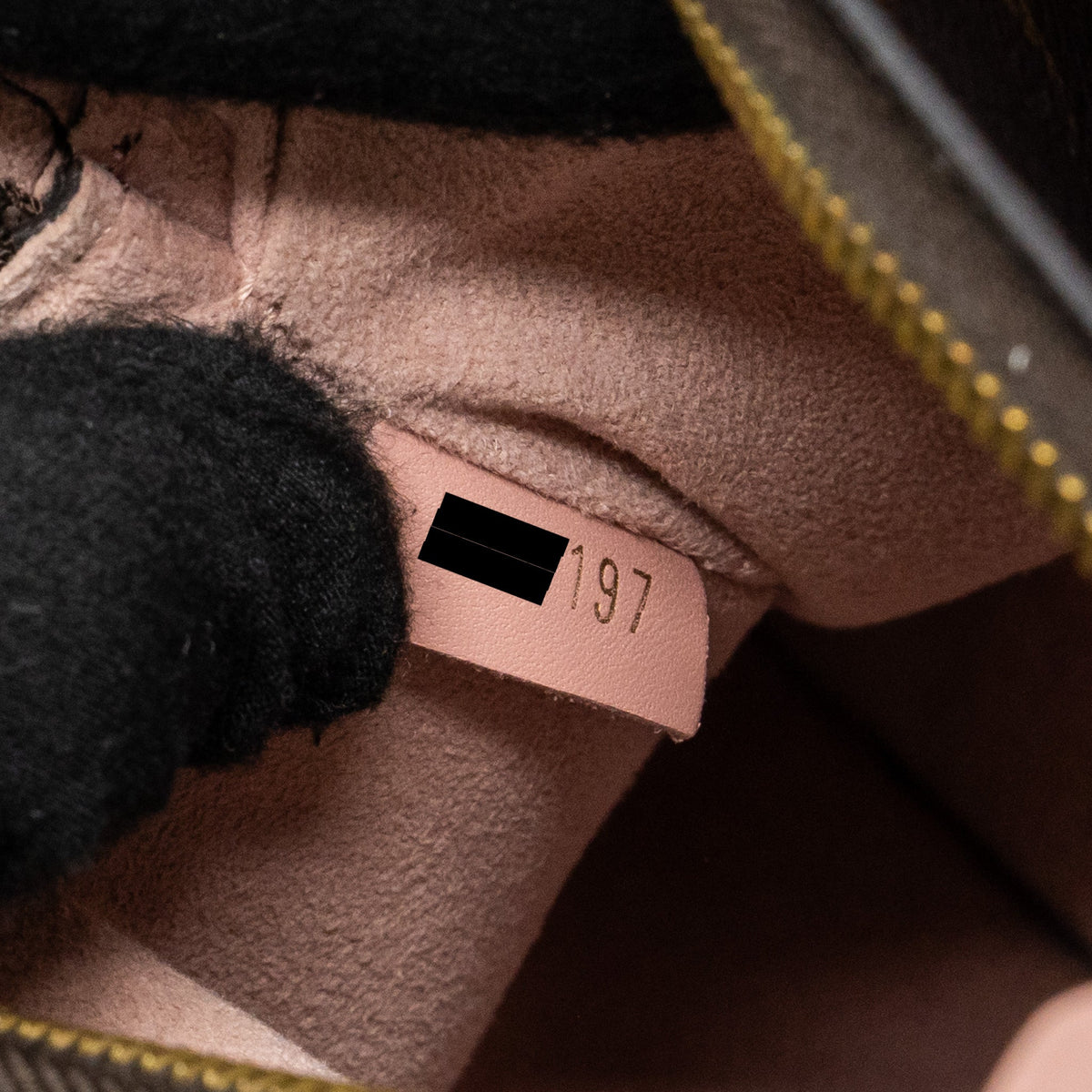 Louis Vuitton Neonoe monogram canvas / rose poudre GHW