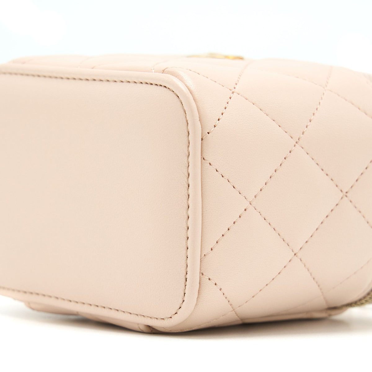 Chanel Pearl Crush Mini Vanity With Chain Lambskin Light Pink GHW