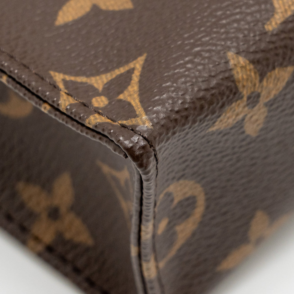 Louis Vuitton Toiletry Pochette 26 Monogram Canvas GHW