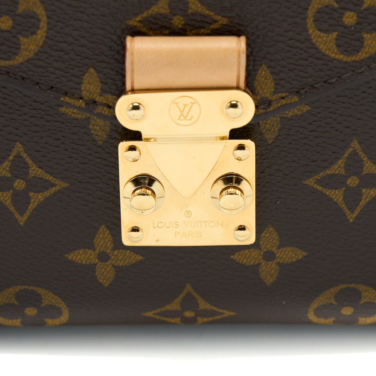 Louis Vuitton Pochette Métis Monogram Canvas GHW