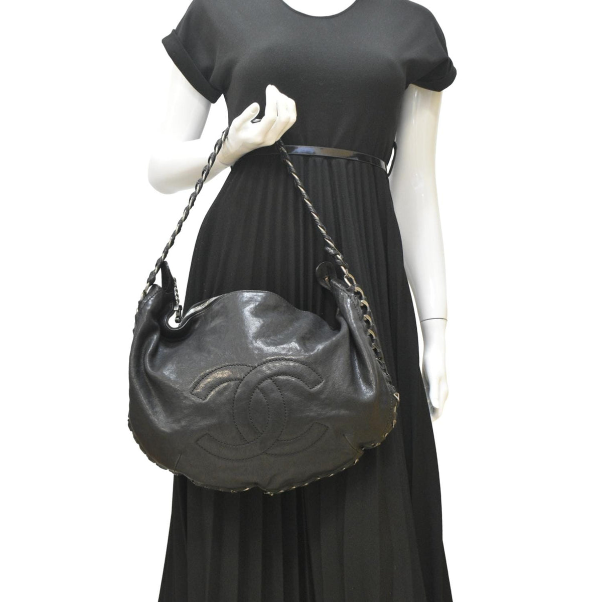CHANEL Modern Chain Calfskin Leather Hobo Bag Black