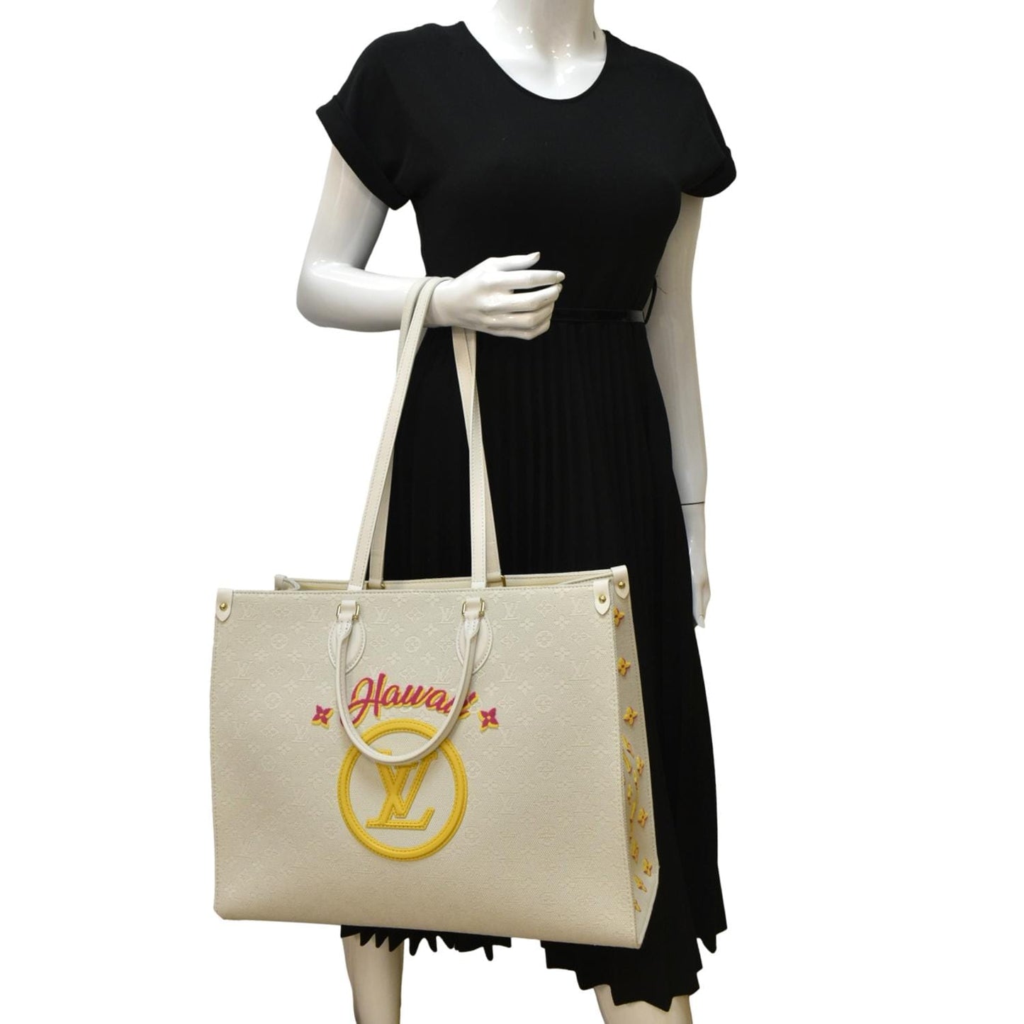 LOUIS VUITTON Hawaii Onthego GM Monogram Tuffetage Tote Shoulder Bag Off White