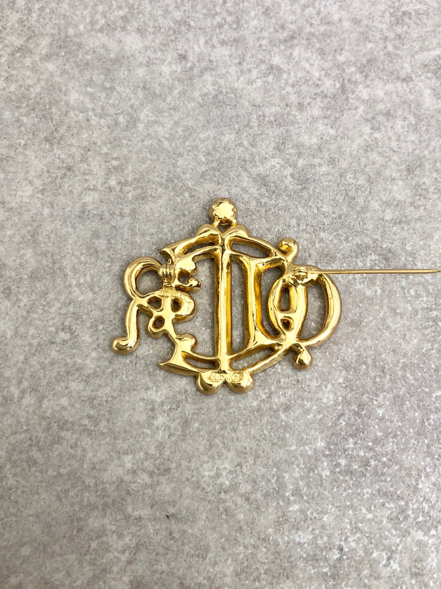 Christian Dior Emblem Rhinestone Brooch Gold Vintage zsia4m