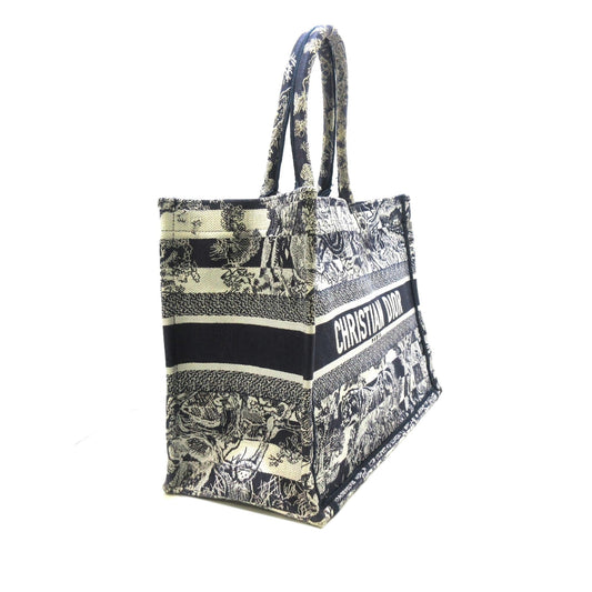 Dior Medium Toile de Jouy Book Tote (SHG-w91Lfx)
