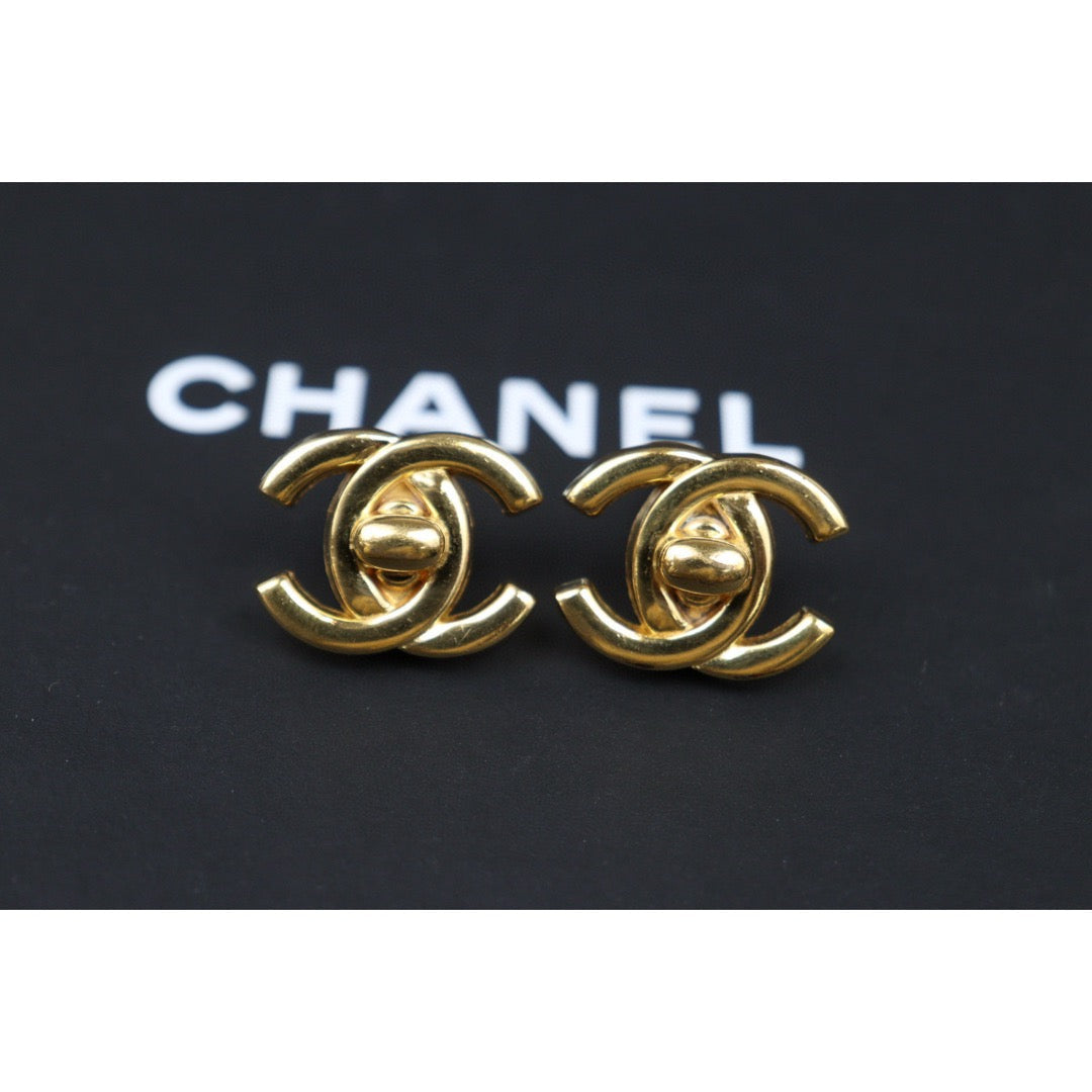 Very Good ( Rank A)｜CHANEL Vintage 18K Gold Plating Earrings  Made In 1996 Year ｜25032706