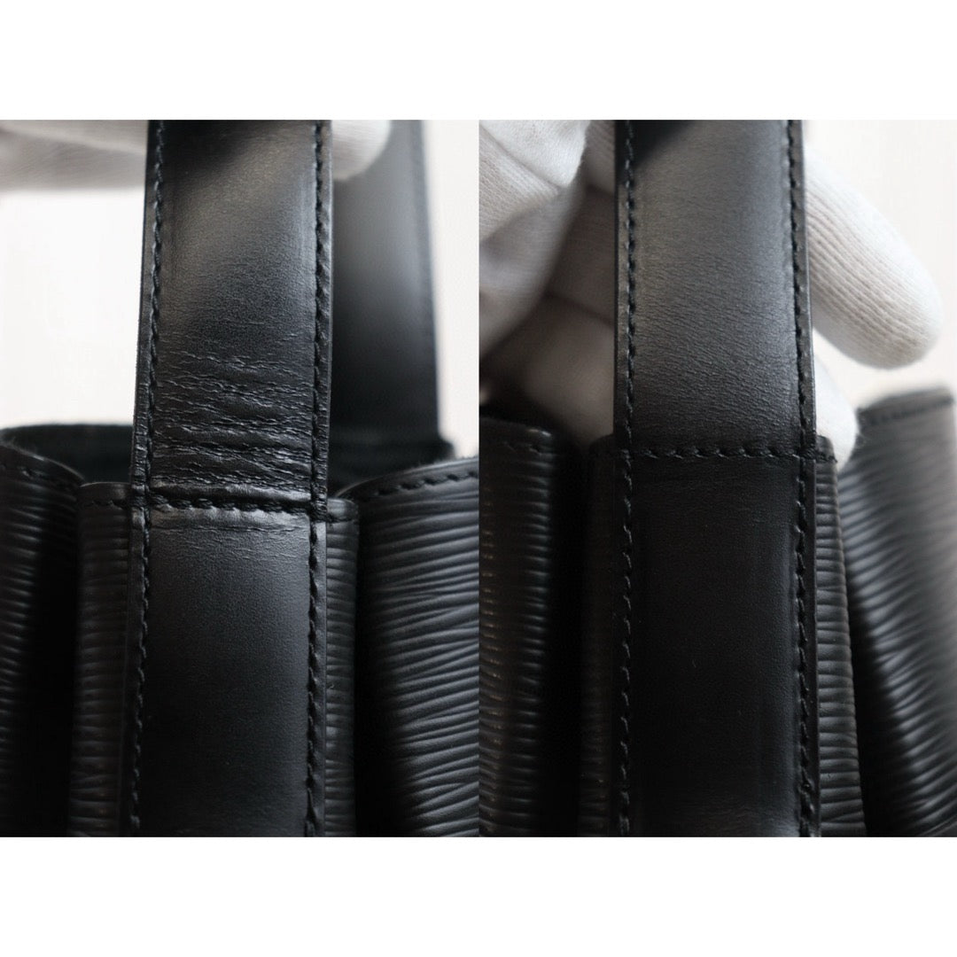 Very Good ( Rank A)｜ LV Epi Sack de Paul Shoulder Bag｜25011603